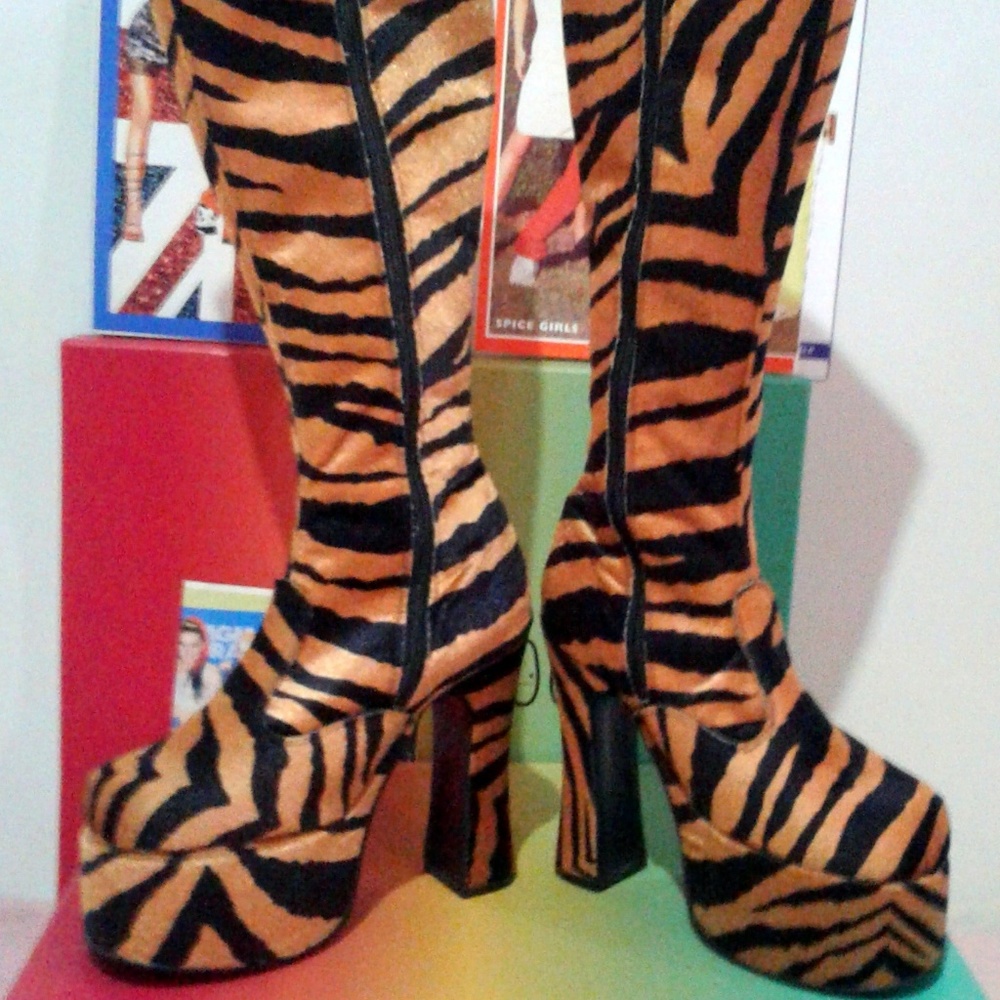 Shelly's of London 90's Tiger platforms boots